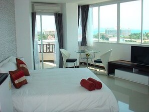 Suite Double Room | 房內夾萬、書桌、遮光窗簾/窗簾、免費 Wi-Fi