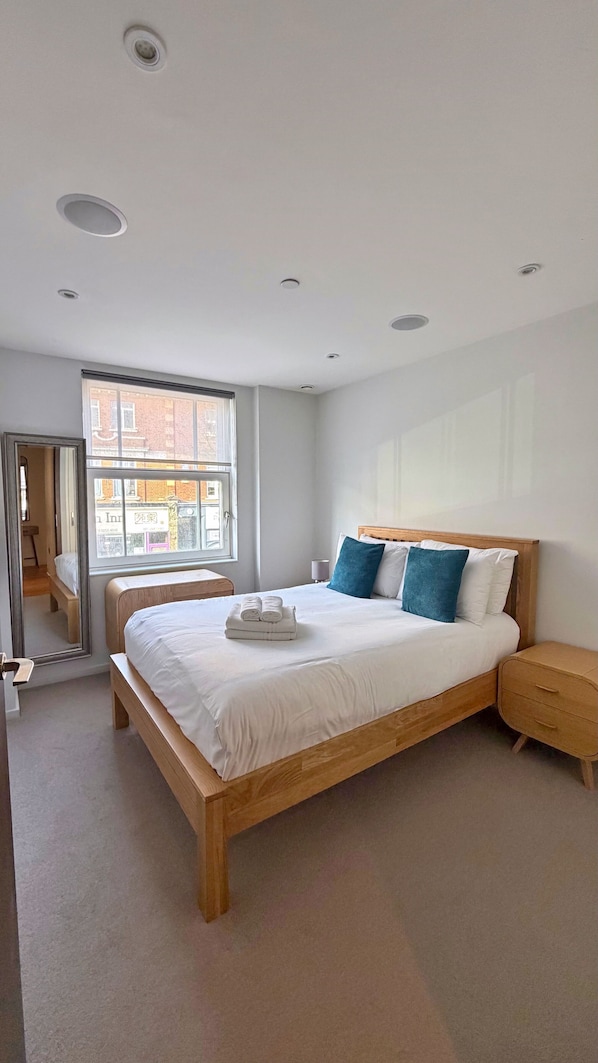 Apartment, 1 Bedroom | 1 bedroom, in-room safe, individually decorated, individually furnished - Richmond Ibis House Apartments by Viridian Apartments (Richmond)