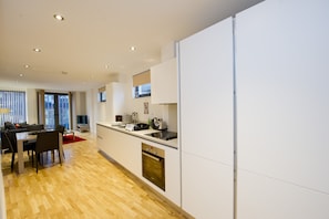 Apartment, 2 Bedrooms (Up to 5) | Private kitchen | Fridge, microwave, stovetop, dishwasher - London Bridge – Tooley St by Viridian Apartments (London)