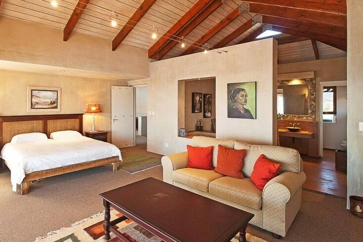Suite de lujo, 1 cama King size, balcón, vista al mar | Ropa de cama hipoalergénica, decoración personalizada y wifi gratis