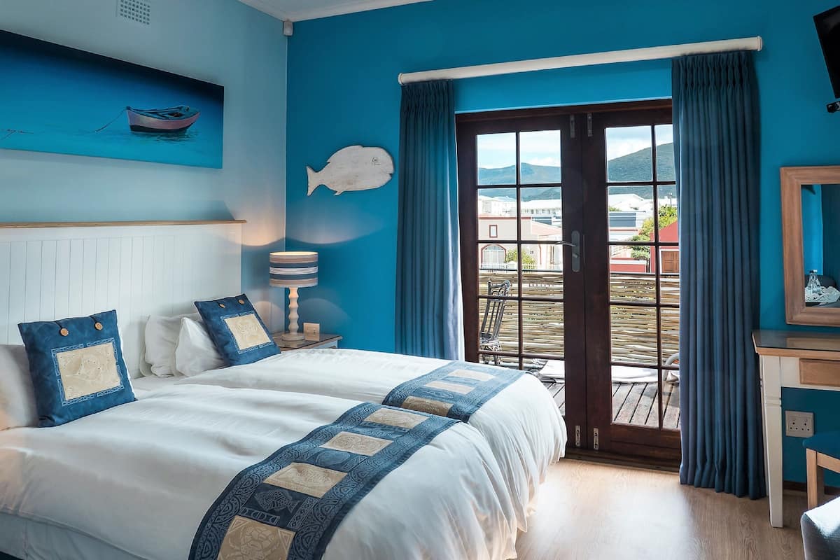 Twin Room with Shower | Room amenity