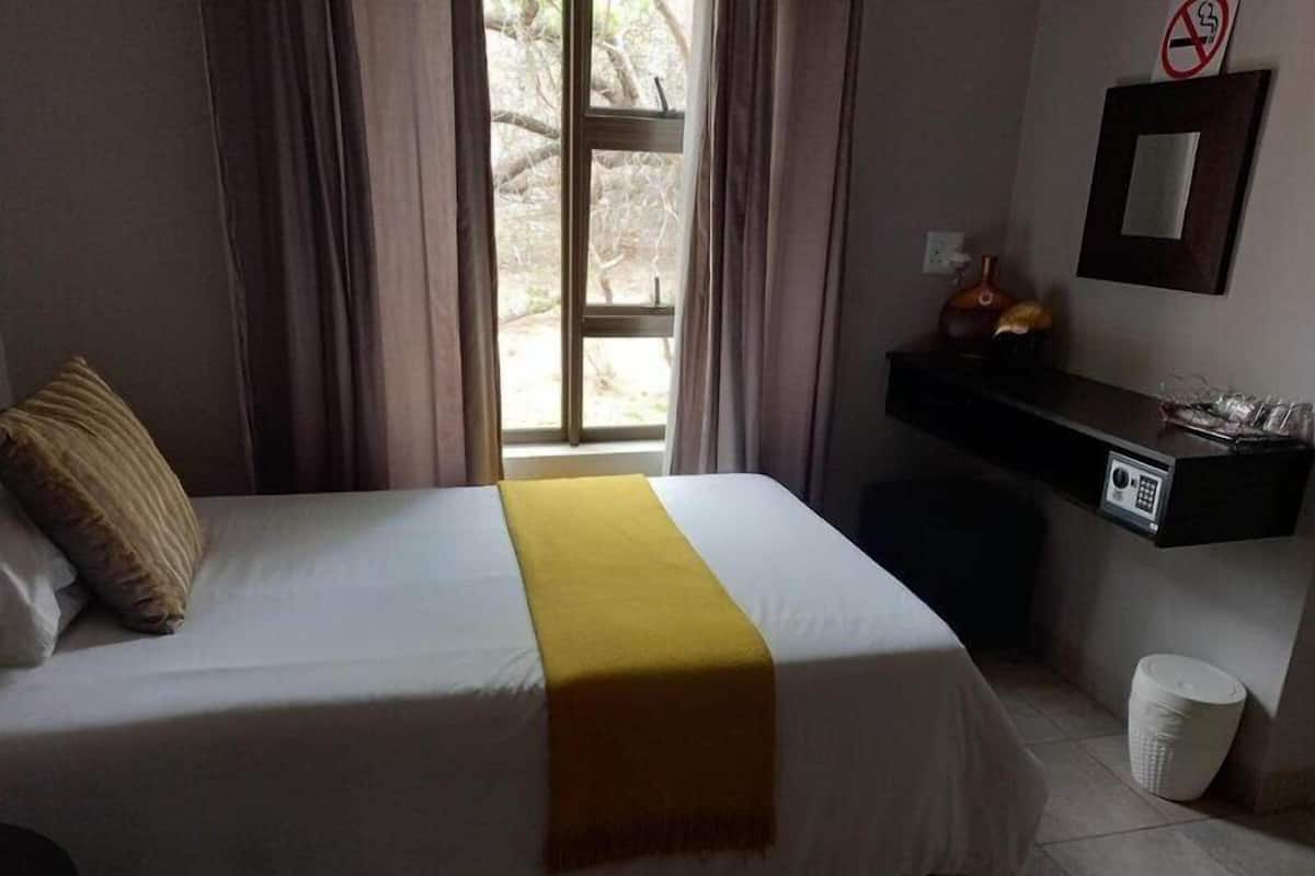 Luxury Triple Room | 3 bedrooms, premium bedding, minibar, in-room safe