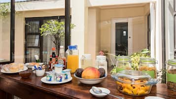 Café da manhã inglês todos os dias (ZAR 80 por pessoa)