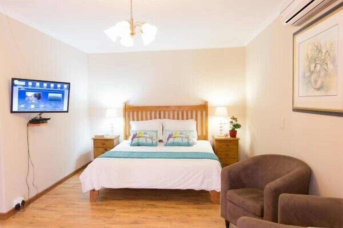 In-room safe, free WiFi