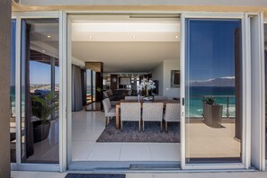 In-room dining - Infinity Self-Catering Apartments (Cape Town)