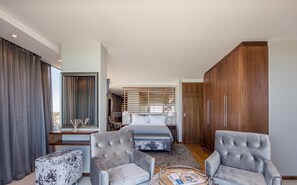 Penthouse | Premium bedding, in-room safe, laptop workspace, blackout drapes - Infinity Self-Catering Apartments (Cape Town)