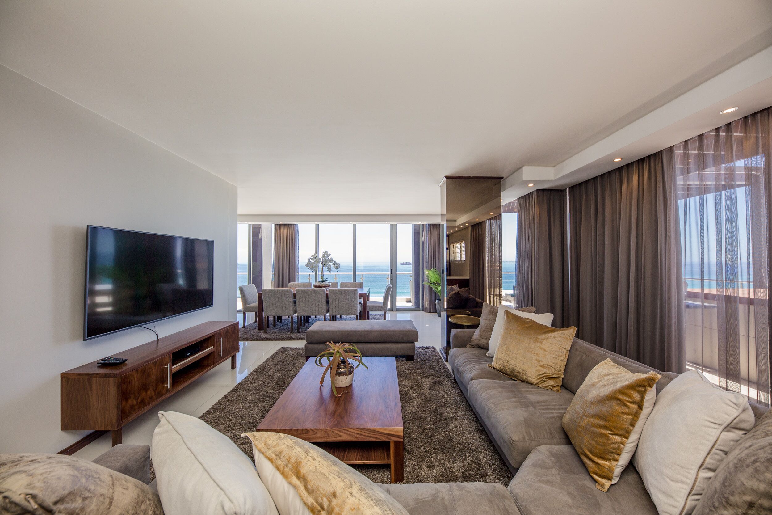 Penthouse | Área de sala de estar | Televisión de pantalla plana 