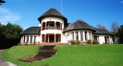 Maclear Manor Guesthouse