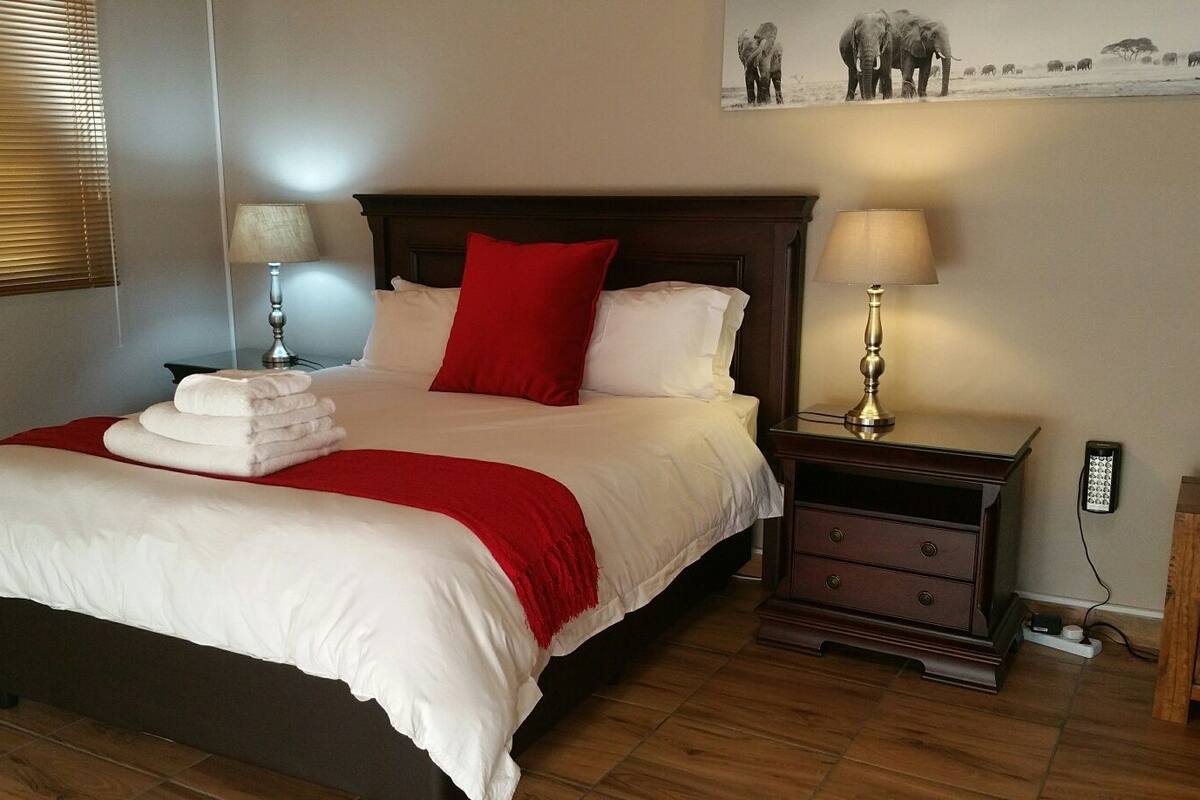 Habitación doble, 1 cama de matrimonio | Decoración individual, mobiliario individual, wifi gratis