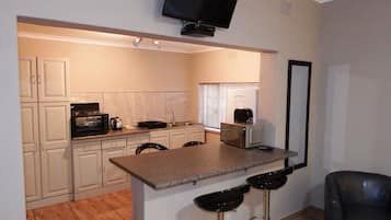 Double or Twin Room, 2 Single Beds | Private kitchen