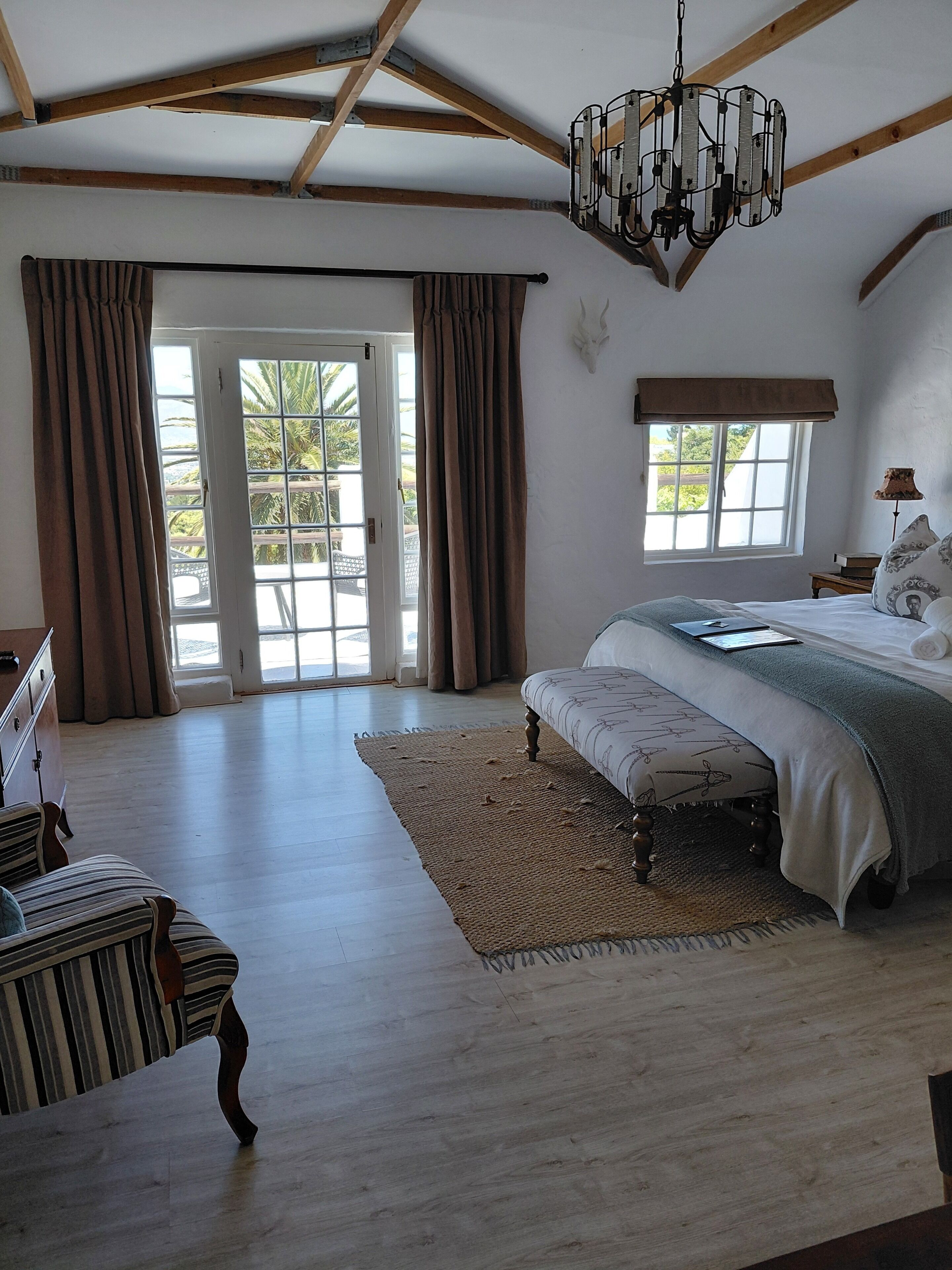 In-room safe, desk, soundproofing, free WiFi