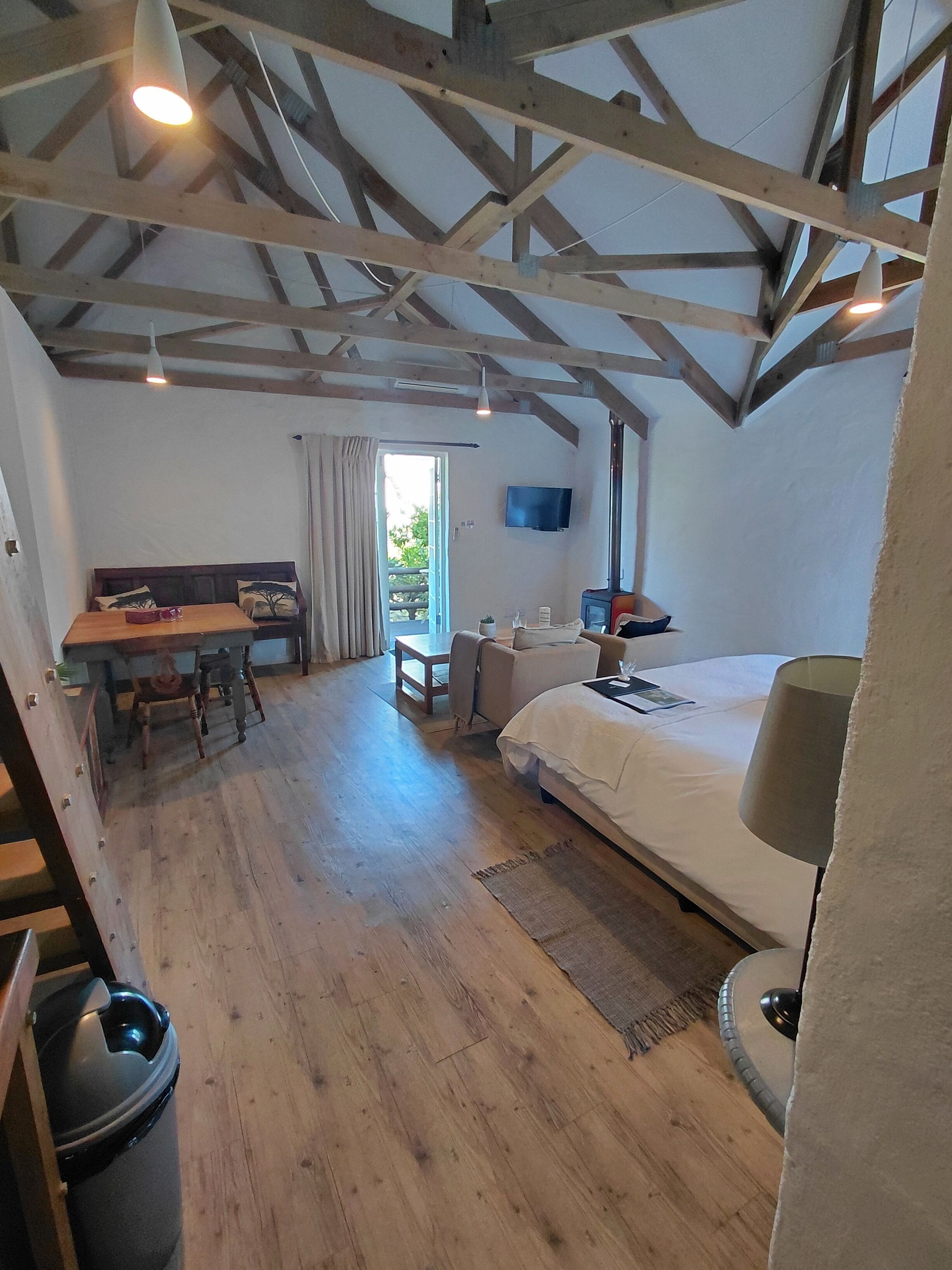 Family Semi Self Catering Mountain View  | In-room safe, desk, soundproofing, free WiFi