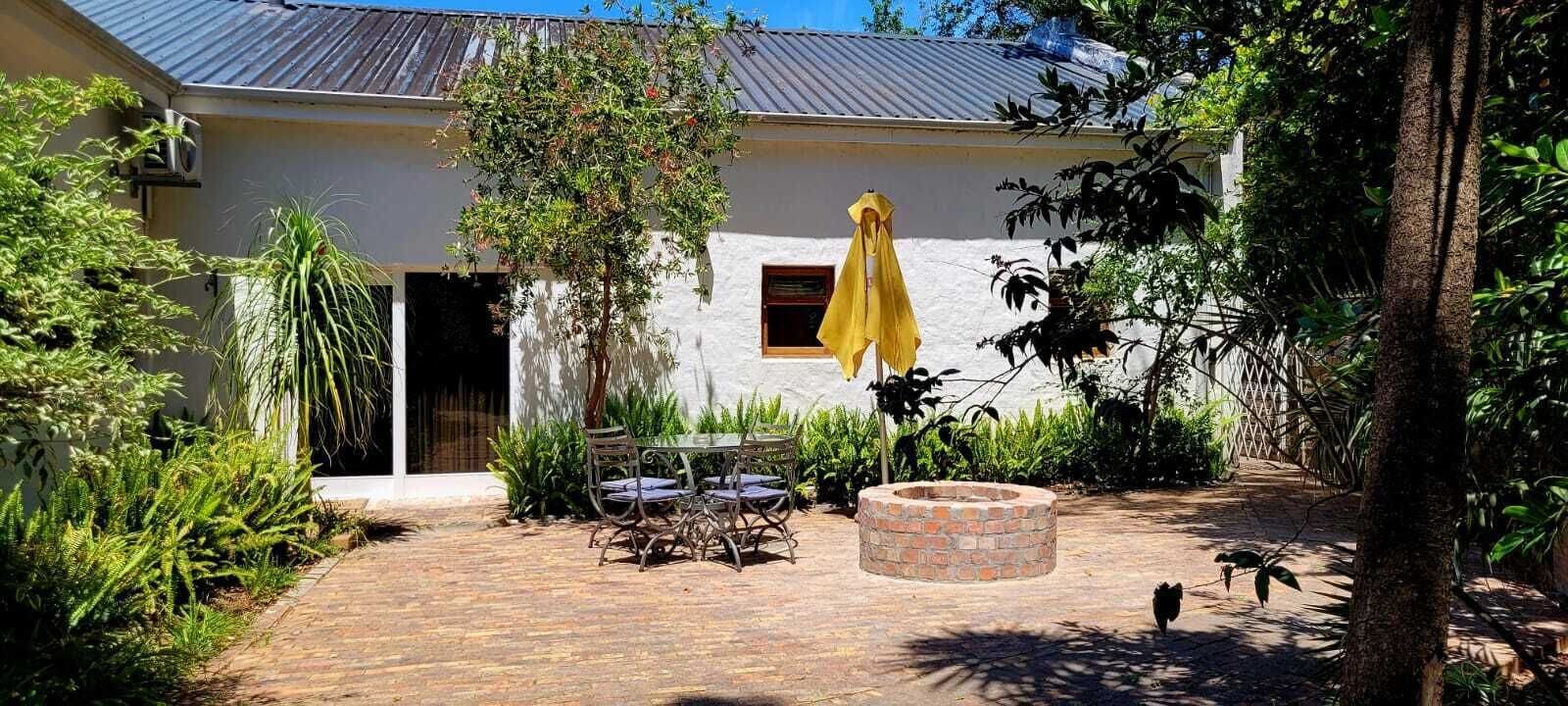 Apartamento família (Self Catering) | Cofres nos quartos, escrivaninha, quartos à prova de som