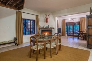 In-room dining - De Molen Guest House (Cape Town)