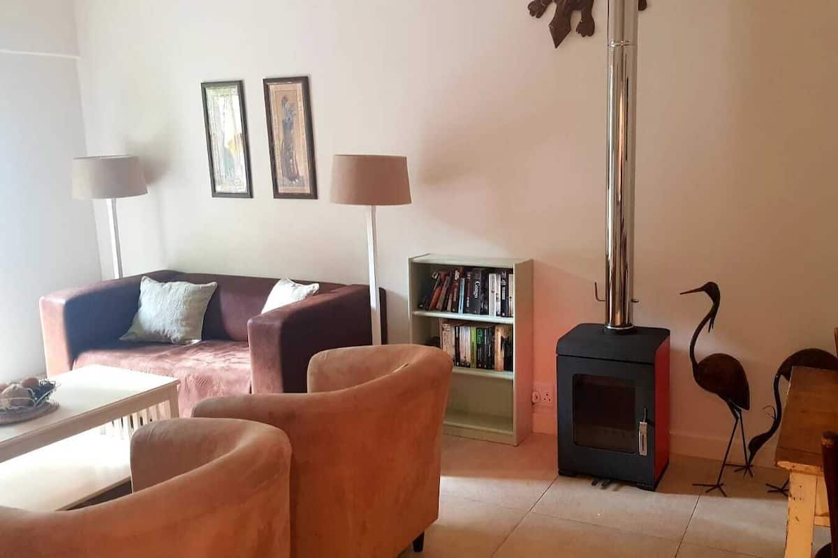 Self Catering Family Cottage 2 bedrooms | In-room safe, desk, soundproofing, free WiFi