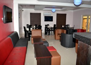 African cuisine - De Rigg Place (Lagos)