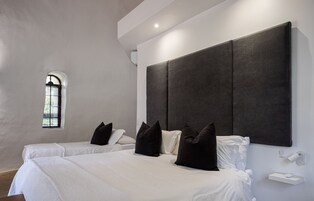 1 quarto, roupas de cama premium, frigobar, cofres nos quartos