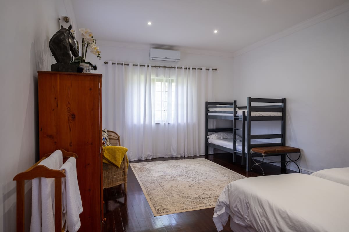 1 habitación, ropa de cama de alta calidad y minibar
