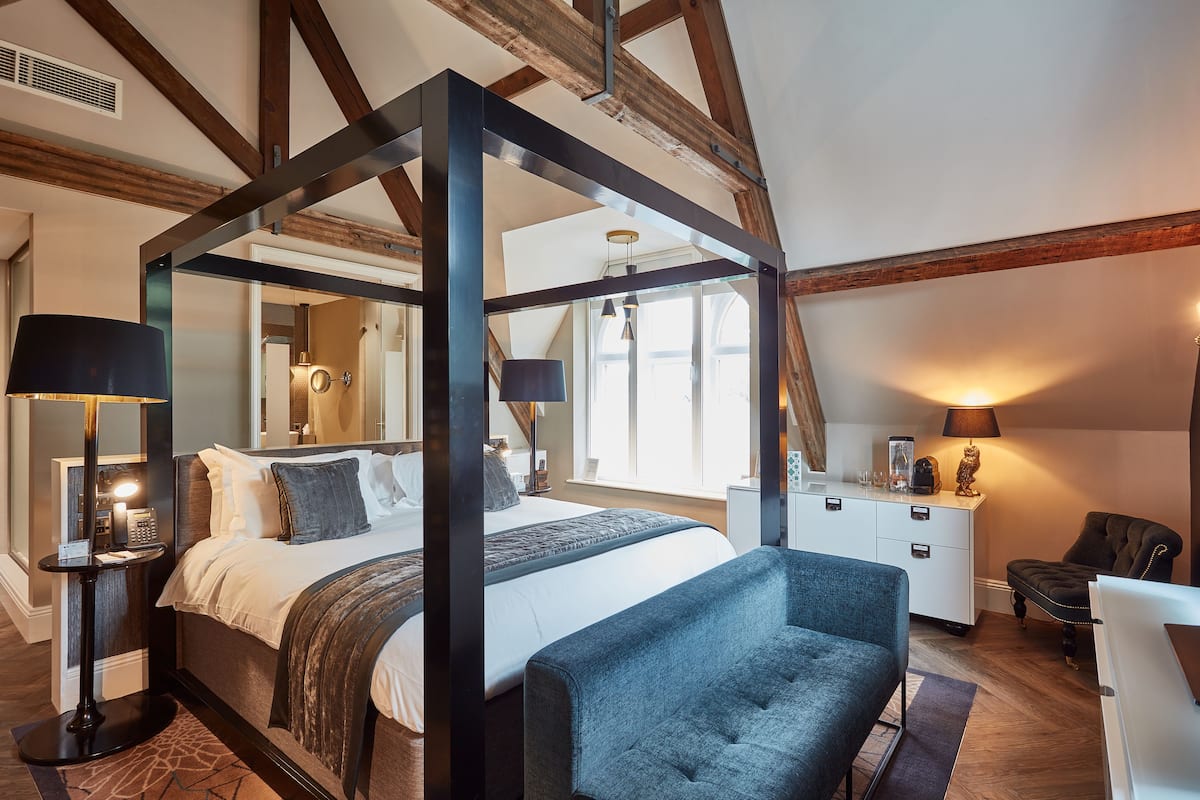 Suite (Playground) | Bettwäsche aus ägyptischer Baumwolle, hochwertige Bettwaren, Minibar
