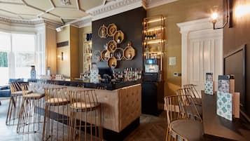 Cocktail bar, garden views, open daily