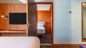 Chambre Familiale, 2 lits doubles | Literie de qualité supérieure, bureau