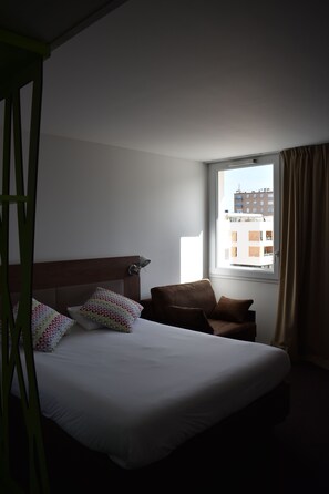 Ropa de cama de alta calidad y escritorio