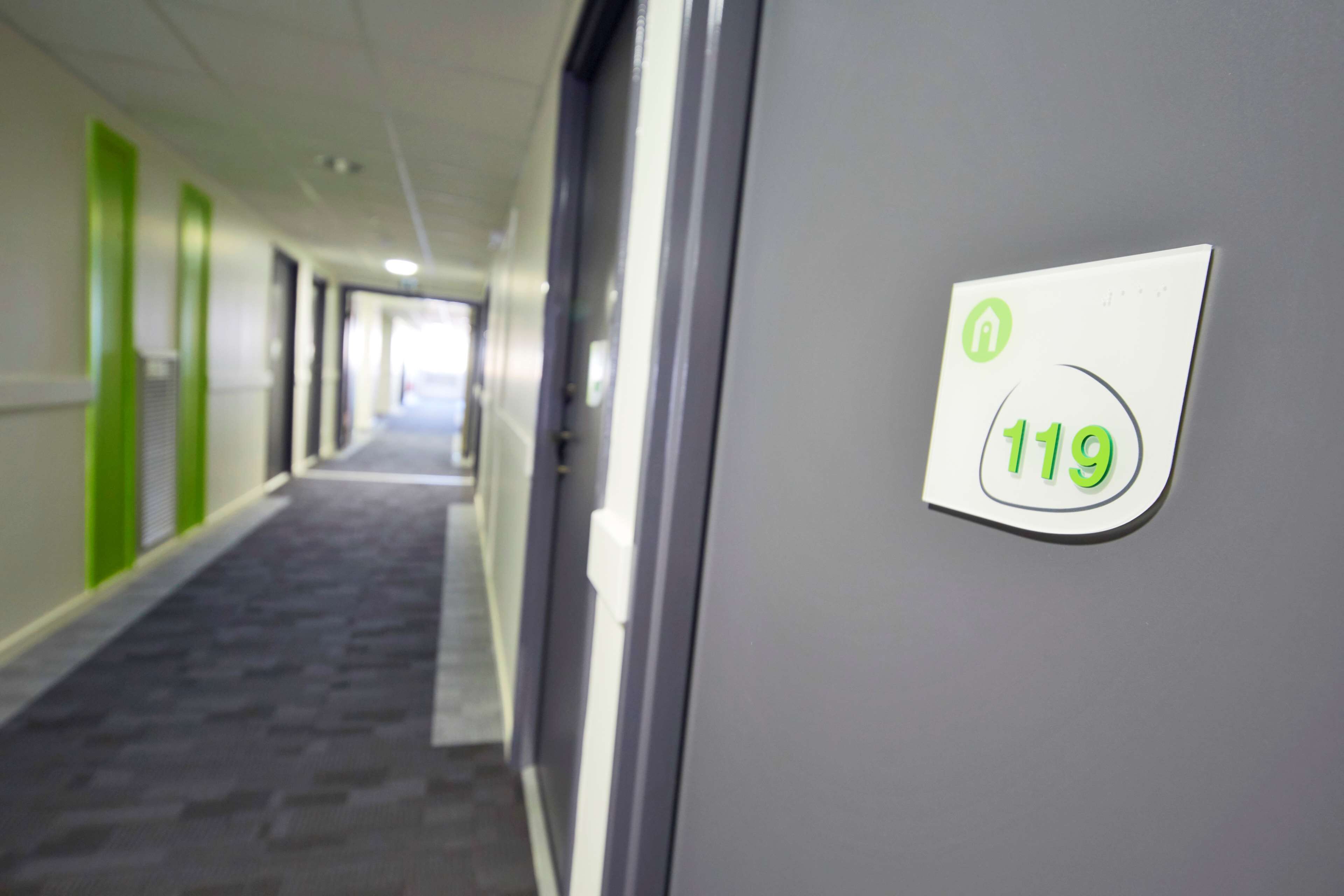 standard room, 2 single beds | premium bedding, desk, laptop workspace, blackout curtains