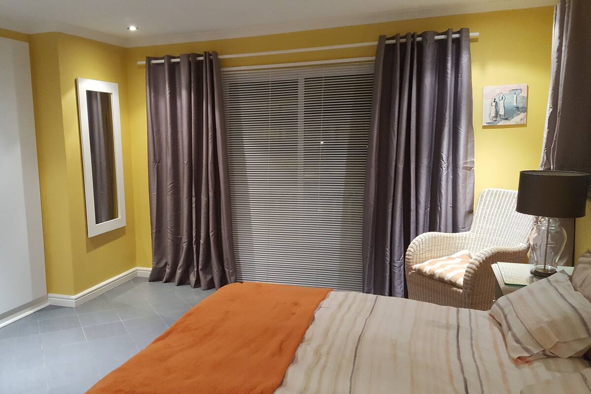 Superior House, 2 Bedrooms, Kitchen, Garden Area (Cabernet) | Down duvets, Tempur-Pedic beds, in-room safe, blackout curtains