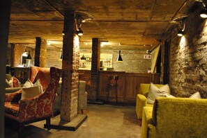 Lobby lounge, garden views, open daily