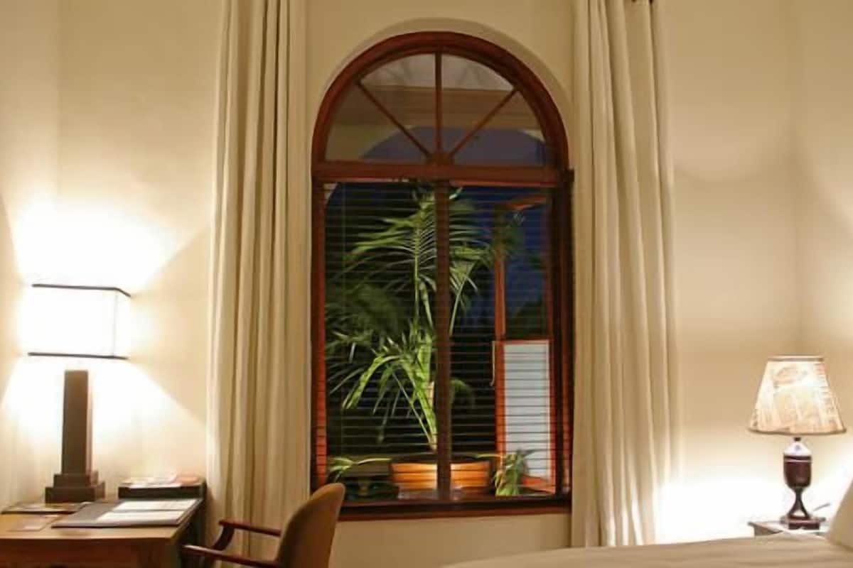 minibar, in-room safe, iron/ironing board, free wifi