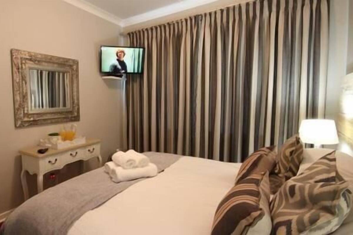 Luxury House | 4 bedrooms, free WiFi