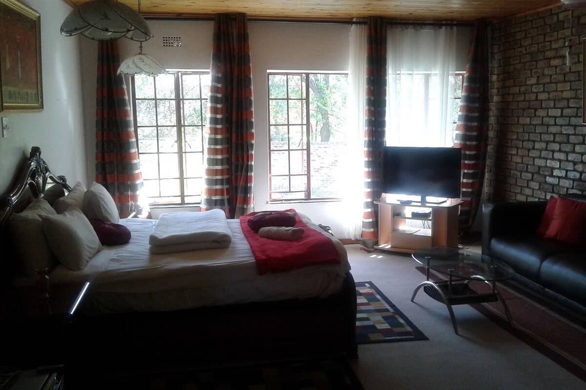 Desk, iron/ironing board, free WiFi, bed sheets