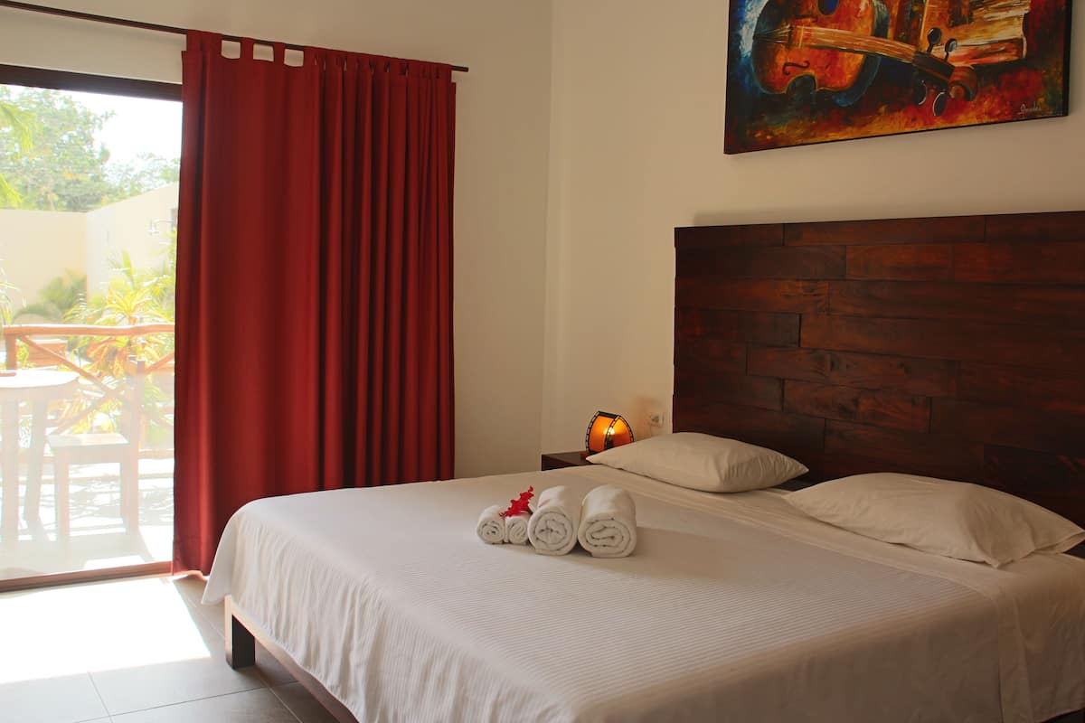 Chambre, 1 grand lit, terrasse | Draps italiens Frette, literie de qualité supérieure
