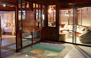Luxury Suite | Living area
