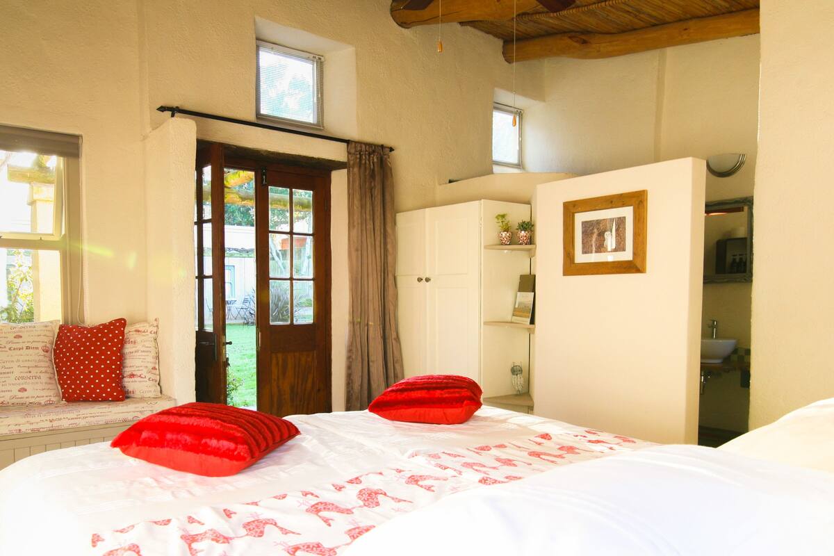 Deluxe Double or Twin Room, Garden View | Premium bedding, down duvets, minibar, in-room safe