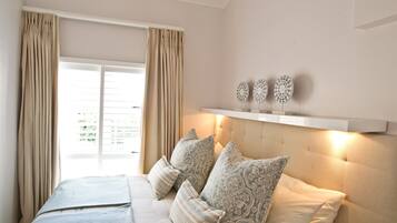 3 bedrooms, premium bedding, in-room safe, iron/ironing board