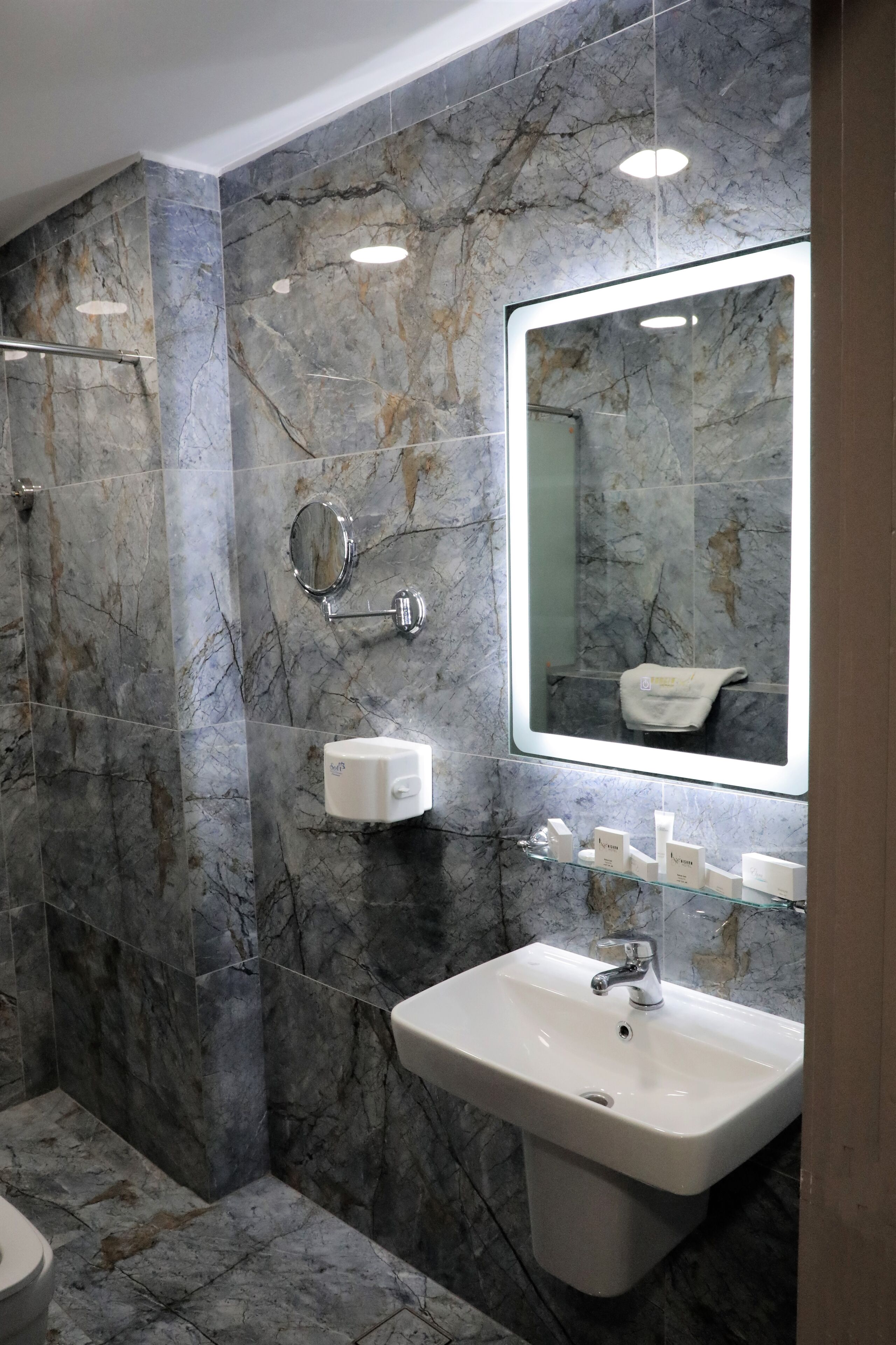 Photo - Nishan Hotel