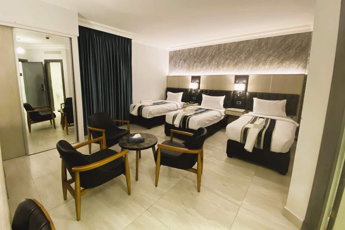 1 bedroom, premium bedding, in-room safe, desk
