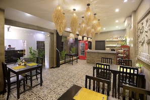 Bar (en el alojamiento)