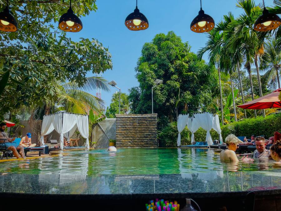 2 bares, bar en la piscina, bar junto a la piscina
