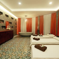 Couples treatment room(s), aromatherapy, deep-tissue massages