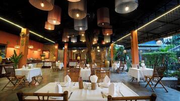 Breakfast, lunch, dinner served; international cuisine, pool views