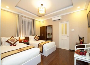 Een minibar, een kluis op de kamer, gratis wifi