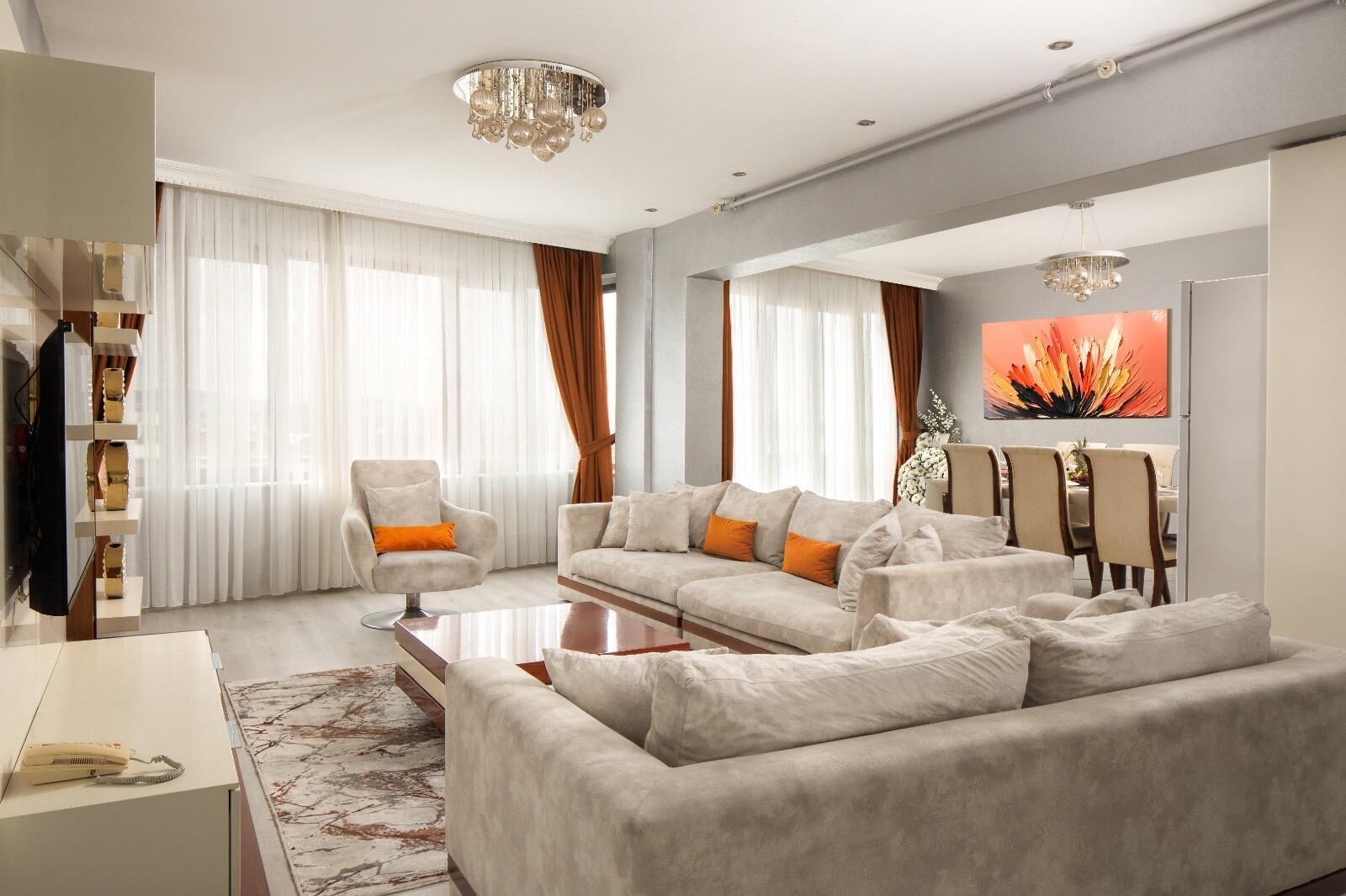 Suite Royale, 2 chambres, 2 salles de bains, vue ville | Coin séjour