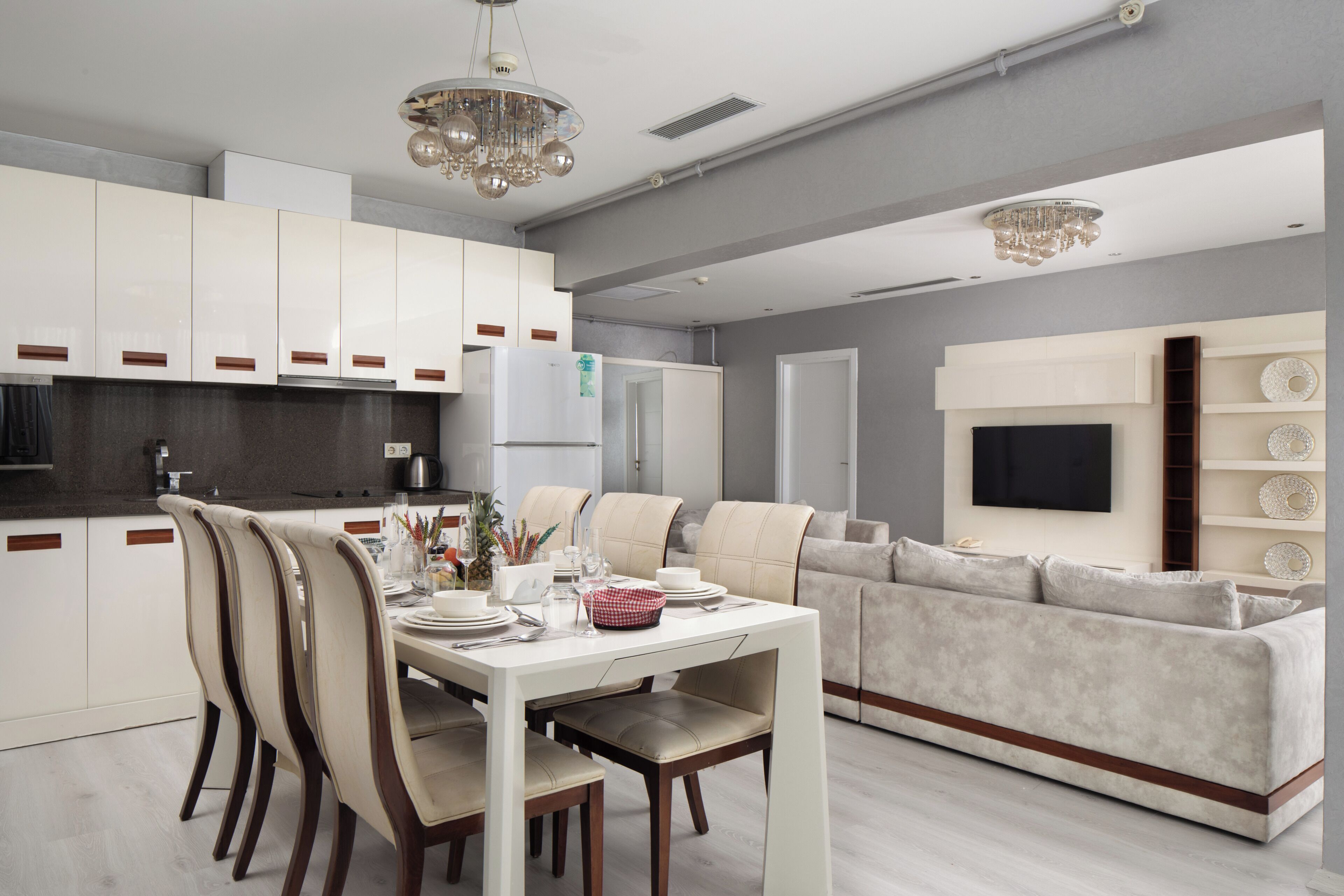 King suite | Private kitchen | Dishwasher, electric kettle