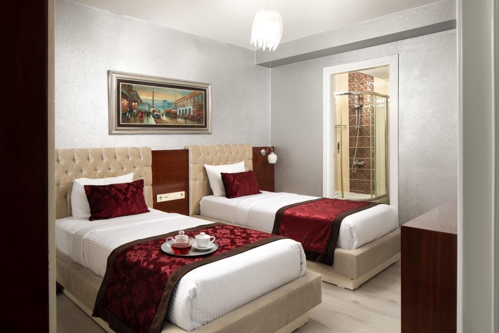 King suite | Premium bedding, minibar, in-room safe, laptop workspace