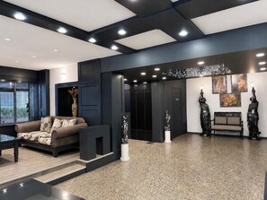 Lobby sitting area - Peak Star Hotel  (Istanbul)
