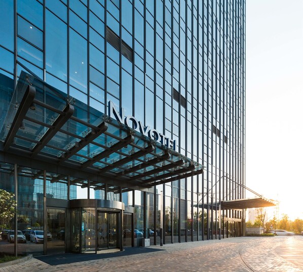 Front of property - Novotel Ningbo East (Ningbo)