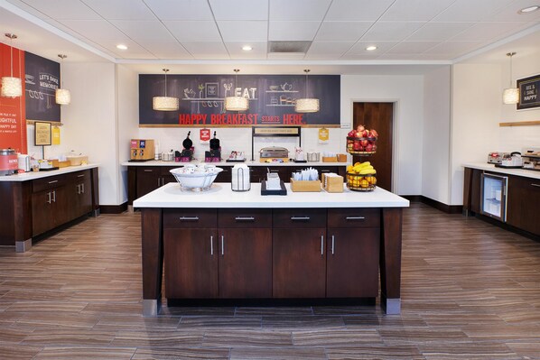 Free daily on-the-go breakfast - Hampton Inn by Hilton West Bloomfield Novi (West Bloomfield)