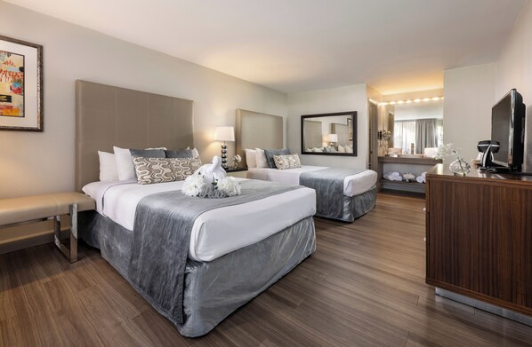 패밀리룸, 퀸사이즈침대 2개 | 이집트산 면 시트, 고급 침구, 필로우탑 침대, 각각 다른 스타일의 인테리어